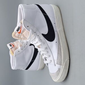 Nike Blazer 77 Vintage Style Mid White Black Women Sz 8.5